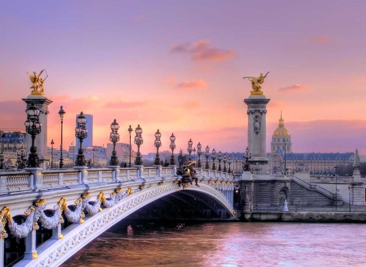 Gorgeous Paris Eiffel Tower Exterior foto