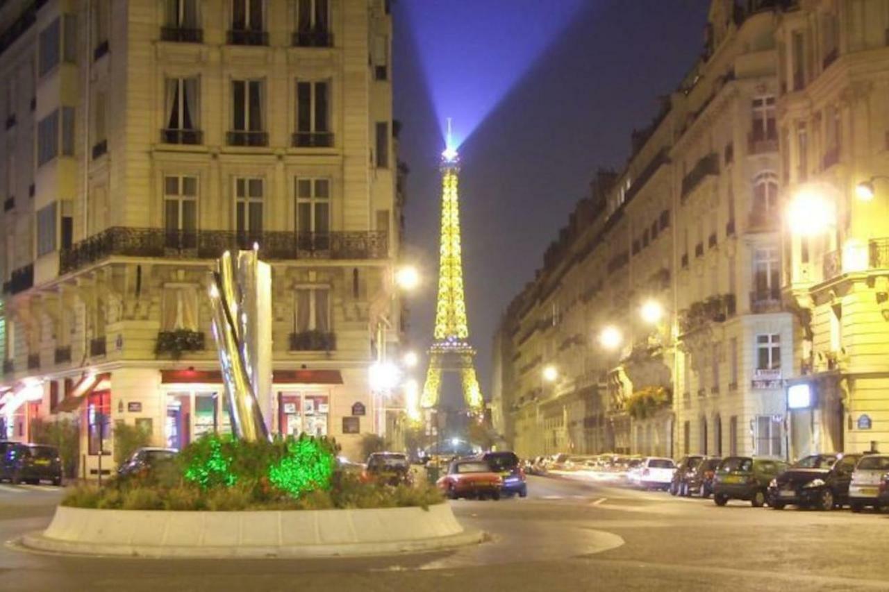 Gorgeous Paris Eiffel Tower Exterior foto